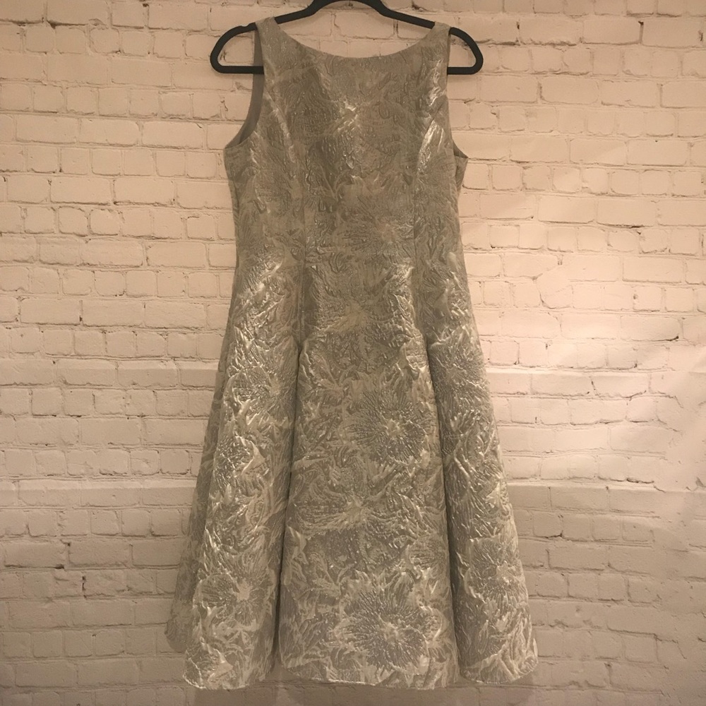 🌟🌟CREAM AND SIKVER A-LINE DRESS🌟🌟
